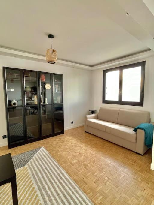 Magnifique Appartement Neuilly Sur Marne Entre Paris Et Disneyland Luaran gambar
